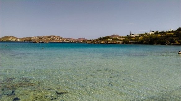 Delphini Beach Paraos